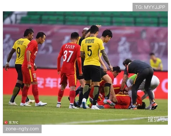 身体冲撞判罚要点：合法肩撞与犯规区别